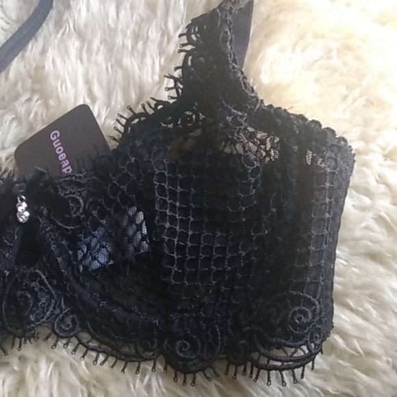 Guoeappa Lace Bra & Panties - Picture 5 of 8